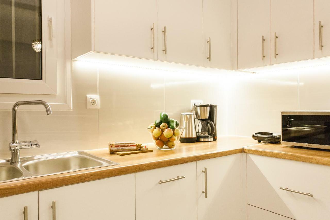 Classy And Stylish Private Apartment At Acropolis Museum Metro Station Atene Esterno foto